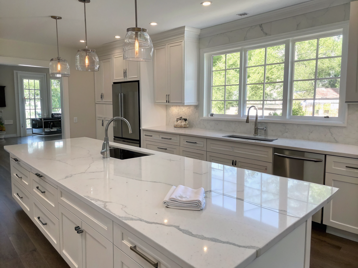 Detailed cleaning of kitchen surfaces